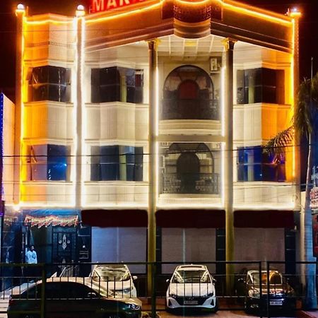 Hotel Mark Ujjain Esterno foto
